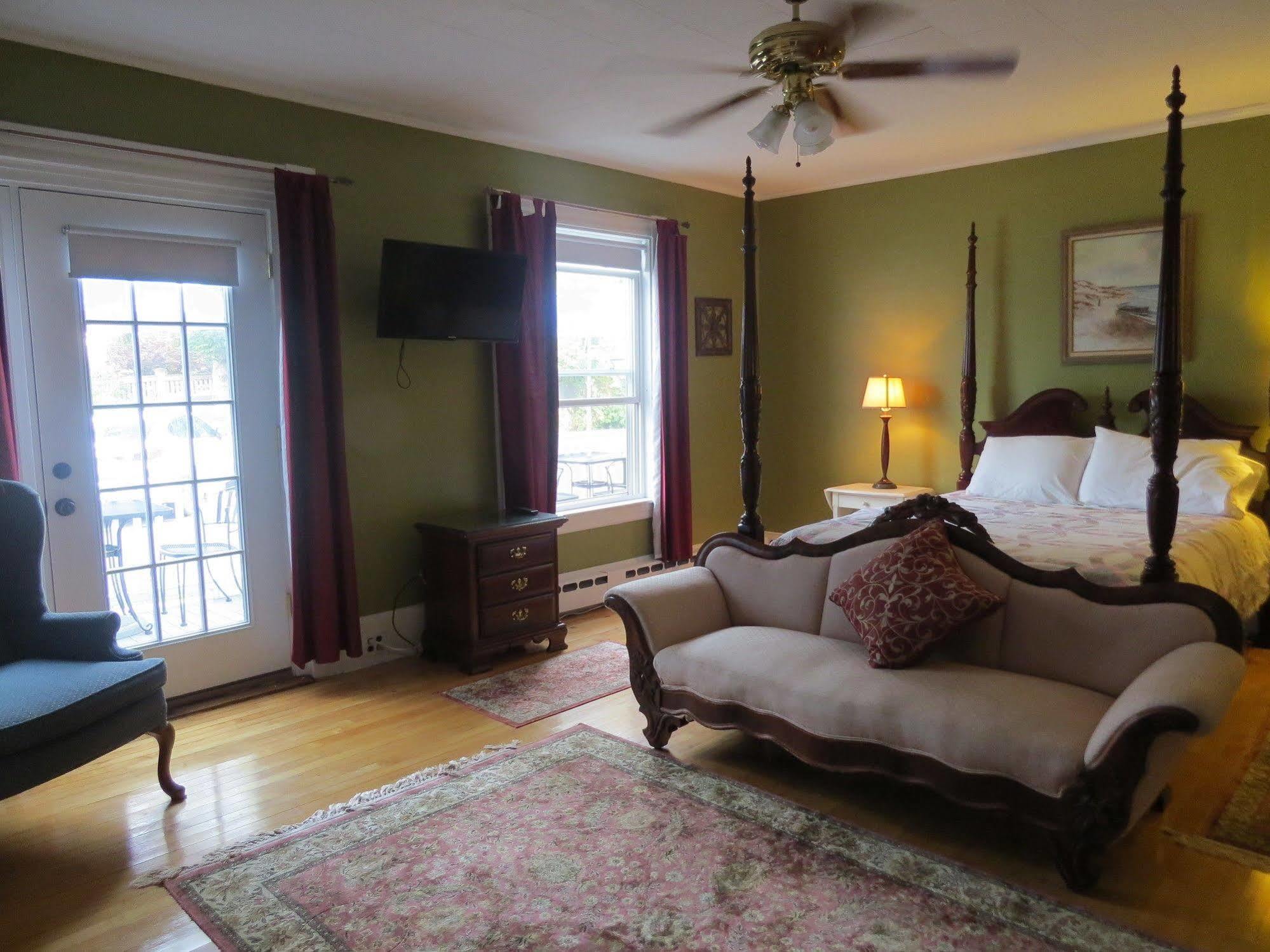 Blue Shutters Inn Carriage House Studios Ogunquit Exterior photo